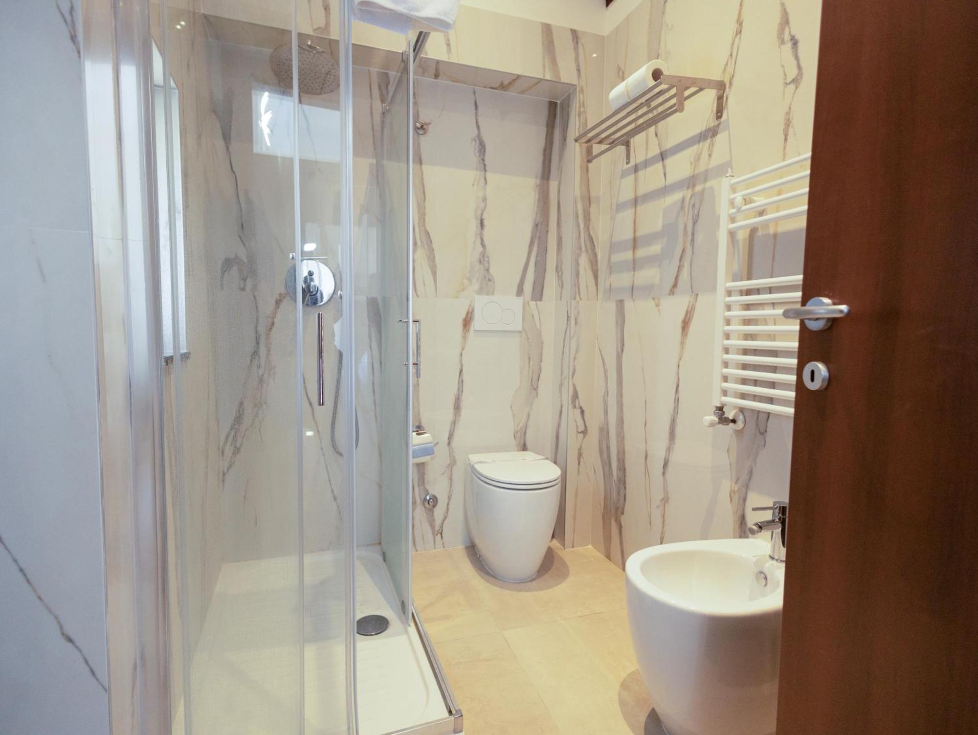 Romerooms Condotti ภายนอก รูปภาพ
