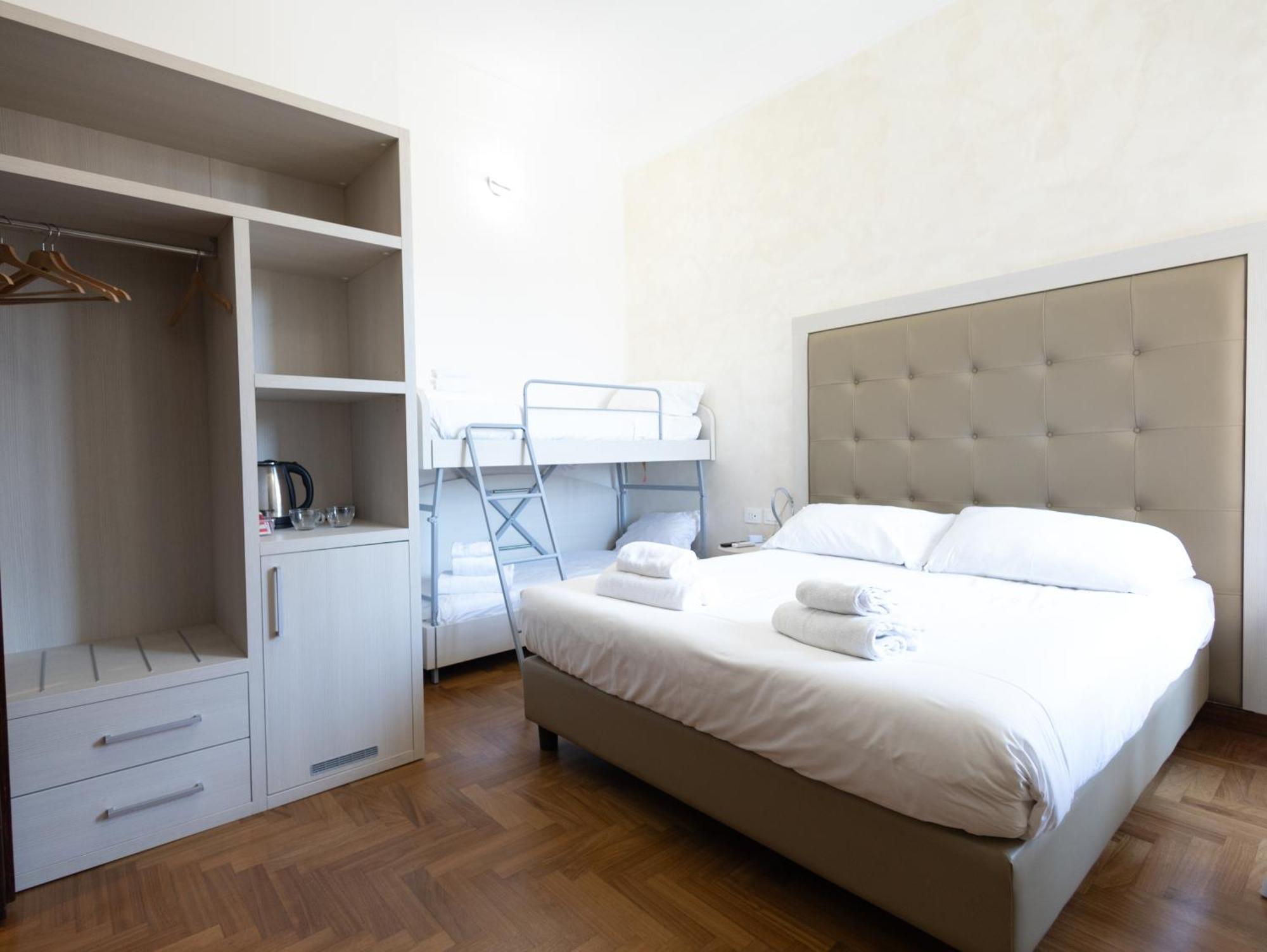 Romerooms Condotti ภายนอก รูปภาพ